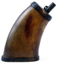 Pulverhorn aus dem 19. Jahrhundert Bild: Pulverhorn